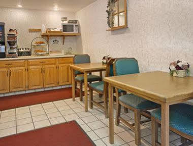 ซูเปอร์ 8 บาย วินด์แฮม มอร์ริส Hotel Morris ร้านอาหาร รูปภาพ